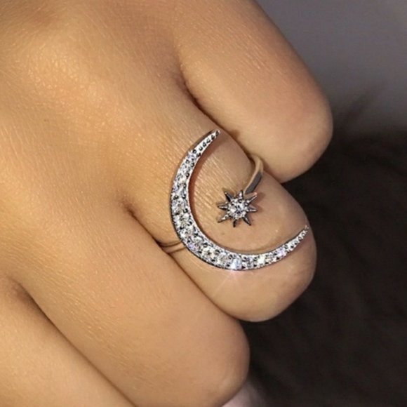 Jewelry - SILVER CRESCENT MOON & STAR RESIZEABLE RING